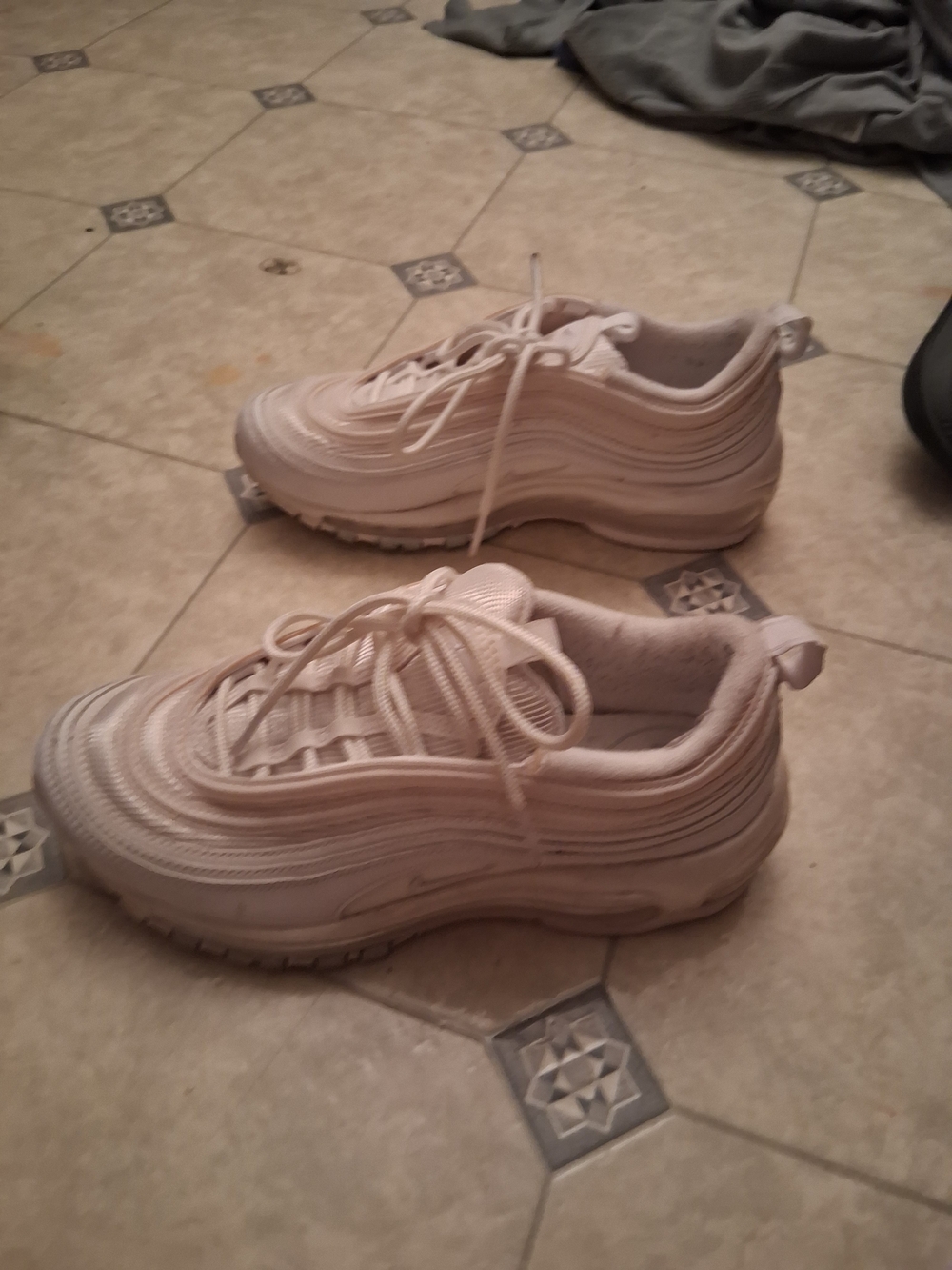 Nike - Picture 8 of 9